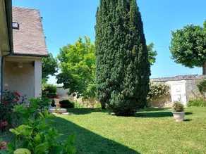 2-bedroom house with large garden - Image 3