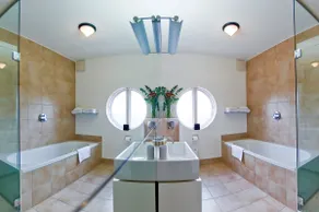 Stunning luxury suite apartment. - Image 3