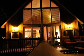 Moss Hill ~ Cozy Cabin w/Hot Tub & Fast Wi-Fi! - Image 4