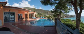 Traditional stone house by the sea with pool. - Image 4