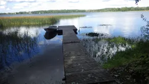 Cozy cabin with private lake access - Image 4