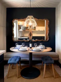 Stylish & Eclectic Modern 2/1 Apt – WeAreAuthentic - Image 4