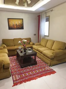 Cozy Apartment Available - Image 2