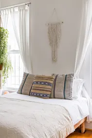 Cozy Ktown Retreat: Free Parking + Foodie Paradise - Image 5