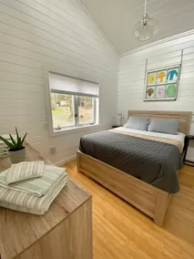 Modern Cottage Getaway - Image 3