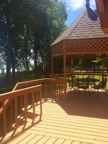 Serene Lakefront Home - Image 4