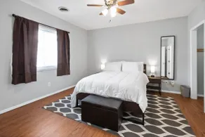☀️3 bedroom/2 bath☀️ Close to stadiums and expos! - Image 3