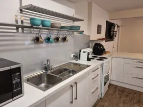 In the heart of Sawtell 2 Bedroom Renovated Unit - Image 5
