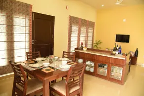 Luxurious Villa with a Lush Green Lawn - Image 3