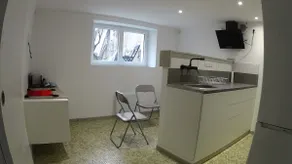 Accommodation, single-story, with garden - Image 2