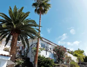 ZenRepublic, your private villa with outdoor jacuzzi & pool with stunning ocean views - Image 5