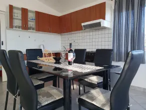 Comfortable apartment with amazing view (upstairs) - Image 3
