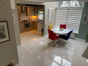 Boutique Holiday Home - Two Beaches 500m - Image 5