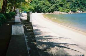 Island beach-front property - Image 2