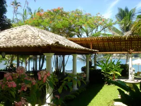 Island beach-front property - Image 3