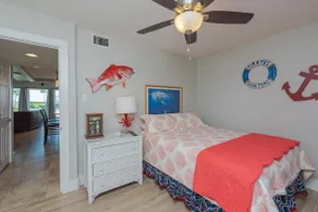 Luxury Home On Canal - Image 3