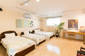 Located in the center of Okinawa, with good access to the north and south (up to 10 people) Large room, comfortable, a room where the Minions live - Image 4
