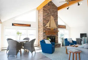 Haigh House, waterfront home in Wickford village - Image 5