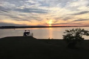 Hot Tub + Rare Flat Lakefront | Dock & Kayaks - Image 2