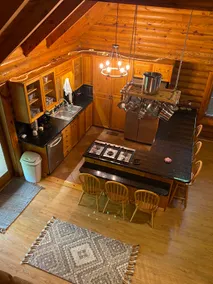 Beautiful Log Cabin on Lake Jordan, AL - Image 5