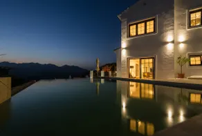 Exclusive 5* Villa - Image 5