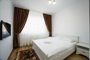 Bright & Elegant Central Apartment - Image 3