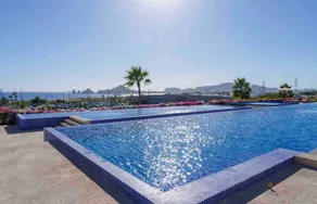 Beautiful apartment with a terrace and private garden - Image 2