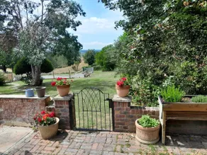 Idyllic 2- Bedroom barn with amazing views - Image 3