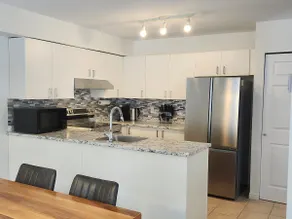 2BR/1BA – Comfortable and modern - Image 3