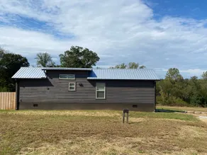 Country Cabin Retreat- 2/1 log cabin w/deck - Image 2