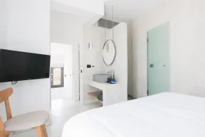 Karat Suites - Suite 916° - Image 5