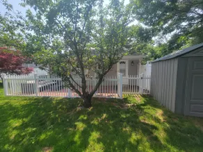 1 Bedroom Apartment with Kitchen & Full Bath - Image 3