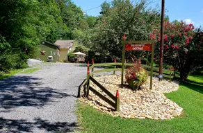 US 129 The Dragonfly Cottage ~ Keyless entry! - Image 2