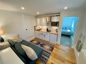 Sunny Studio in Gorgeous North Berkeley Hills - Image 2