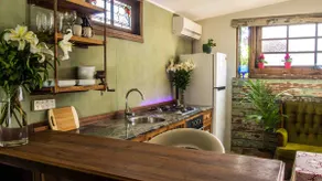 Private Spacious Studio with spa great location - Image 4
