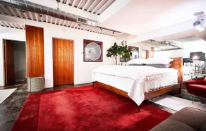 The Heart Of Bend. Brownstone Apartment. - Image 2
