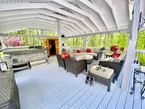 Luxury Private Estate with 6 Bedrooms in Leesburg - Image 3