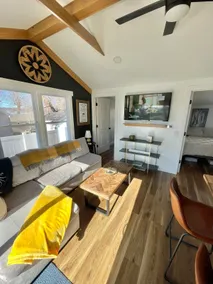 The Hideaway on Hobart - New /Recently Renovated - Image 4