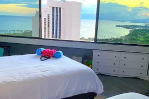 Panoramic OceanView/STEPS FROM BEACH/FreeParking - Image 3