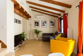 CA3 - 2 BDR Duplex in Historic Center with garage - Image 3