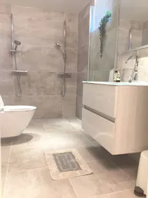 Extraordinary apartment with double shower - Image 5