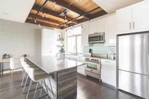 3BR Lux Townhome | Near Hospitals | Rooftop Deck! - Image 4