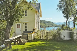 4 person holiday home in Skatvik - Image 2