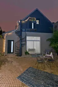 Workshop room with private access to spa area - Image 3