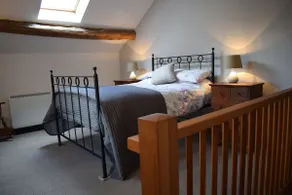 Beautiful Barn surrounded by open countryside - Image 5