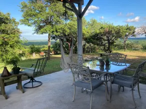 The Knotted Knoll Cottage near Lake Whitney - Image 3
