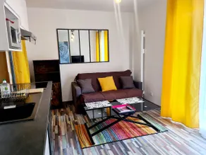Coeur de Céret: Balcony, Private Parking, Modern! - Image 2