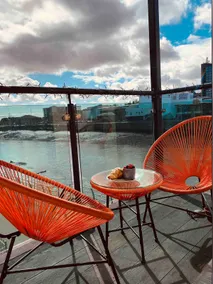 Luxury 2 Bedroom waterfront apartment with balcony - Image 4