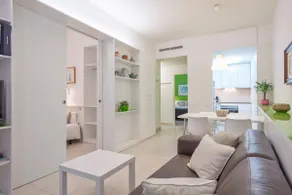 Superb Location Apt for 4 pax By MyRentalHost - Image 2