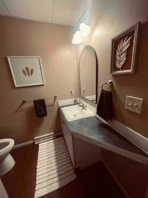 UPTOWN Stay Lovely 3 bedroom 1 bath until. - Image 5